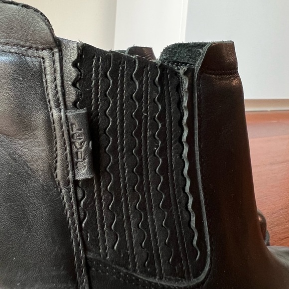 Levi’s Ankle Leather Boots - Picture 4 of 5